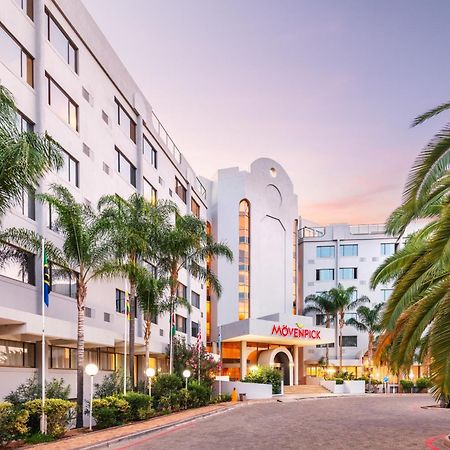 Moevenpick Hotel Windhoek Exterior photo